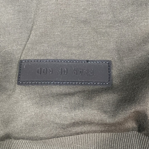 dark grey essentials tee - Picture 3 of 6